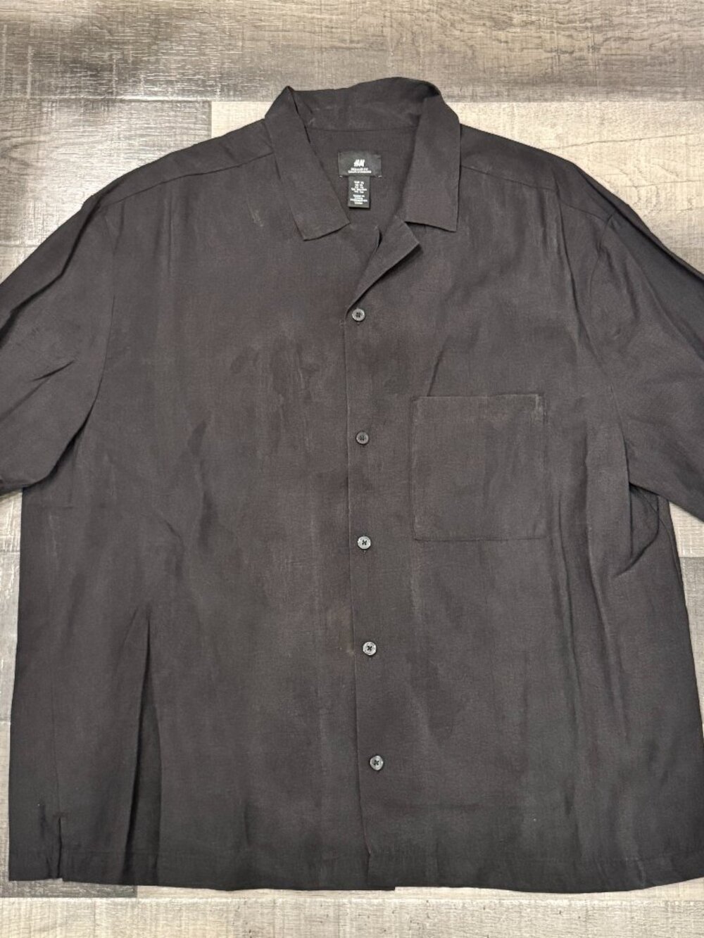 H&M Men’s Boxy Black Short Sleeve Button Up Resort Shirt – Size XL